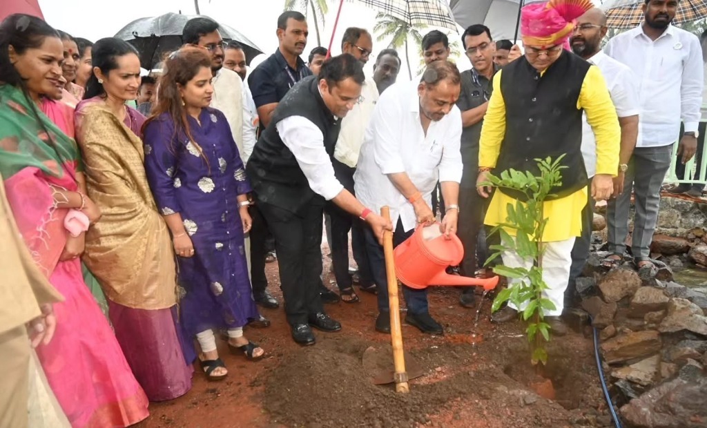 पर्यावरण संवर्धन - वृक्षारोपण मोहीम